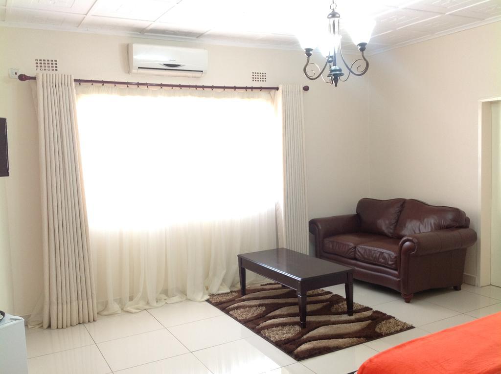 Cypress Executive Lodge Livingstone Oda fotoğraf